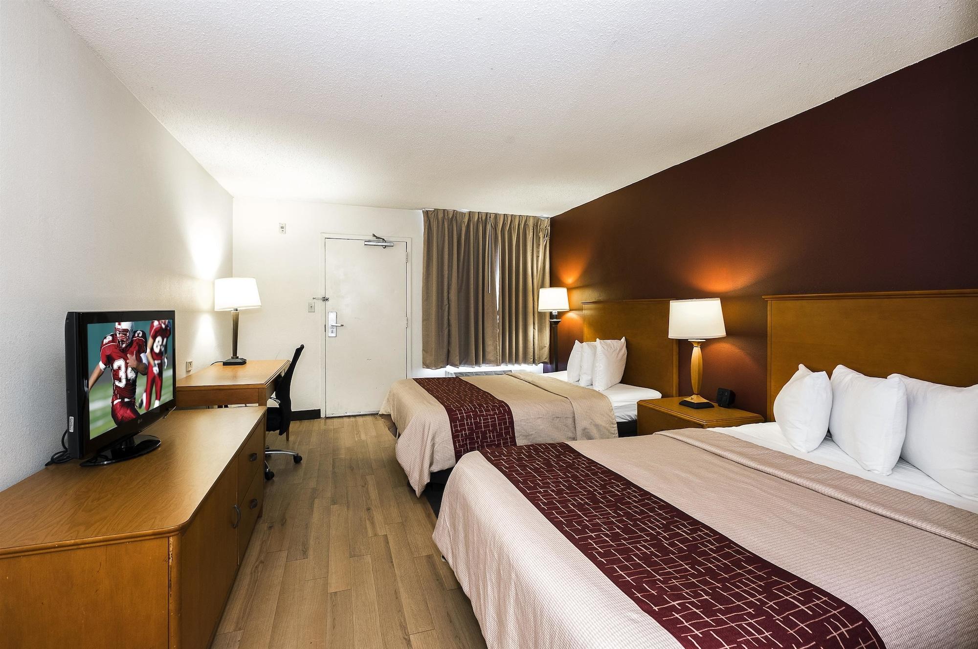 Cedar Rapids Inn Exterior photo