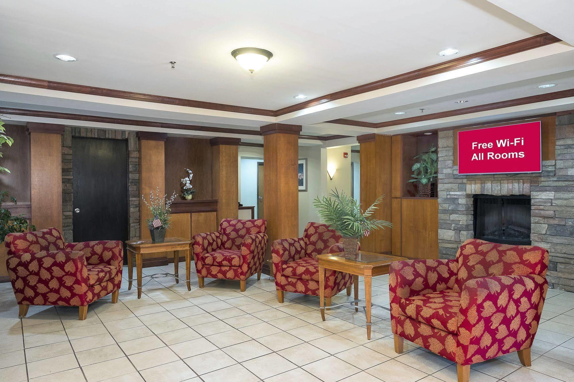 Cedar Rapids Inn Exterior photo